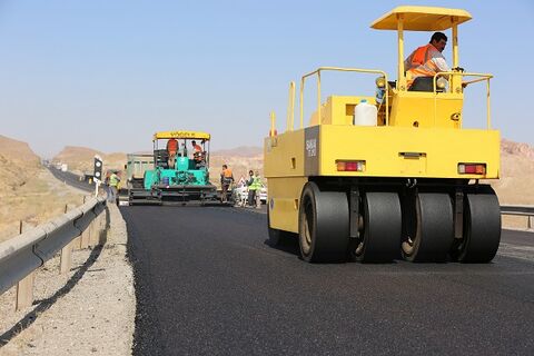 ۷۸ کیلومتر روکش آسفالت تقویتی در راههای شریانی استان قزوین اجرا شد روکش آسفالت