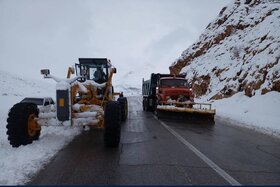 ۱۳هزار و ۵۰۰ کیلومتر ( باند)  از محورهای چهارمحال و بختیاری برف‌روبی شد /امدادرسانی را هداران به ۲۰۰ خودرو گرفتار در برف