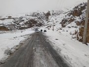برف روبی و نمک پاشی محورهای شهرستان نطنز