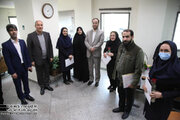 ببینید | تجلیل معاون توسعه مدیریت و منابع انسانی و مشاور امور بانوان وزارت راه و شهرسازی از بانوان این وزارتخانه