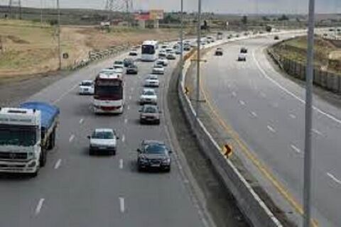 کاهش ۲.۷ درصدی تردد در محورهای برونشهری  تردد وسایل نقلیه سنگین