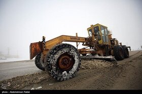 گزارش تصویری ازعملیات برف روبی و نمک پاشی محورهای  استان همدان
