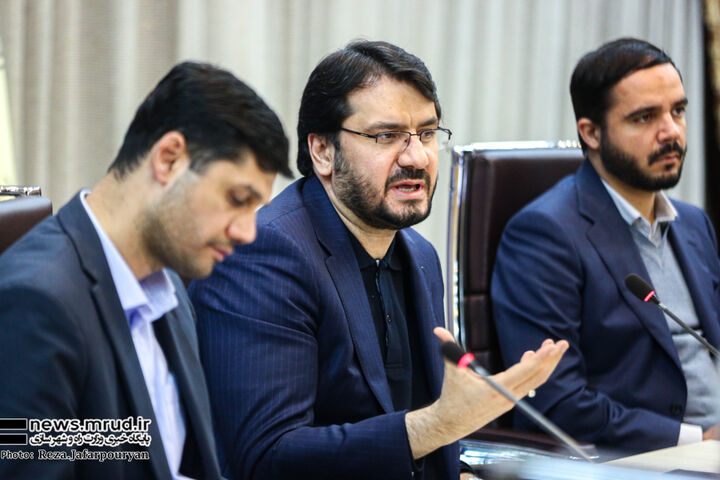 ۱۲۰ ثانیه سوم بهمن|  از یکهزار و ۱۰۲ کیلومتری شدن سیر بار ترانزیت ریلی تا ضرورت راهاندازی سامانه پایش مصرف انرژی ببینید | برگزاری مجمع طرح تملک داراییهای سرمایهای سال ۱۴۰۰ شرکت راهآهن جمهوری اسلامی ایران
