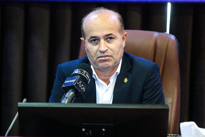 سرمایهگذاری۴۰ هزار میلیارد تومانی بخش خصوصی در مجتمع بندری امام خمینی (ره)/ نگرانی بابت تأمین کالای اساسی کشور نداریم آقایی