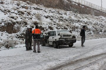 عمليات راهداری زمستانی در 36 هزارکیلومتر سطح جاده های حوزه شمال استان انجام شد