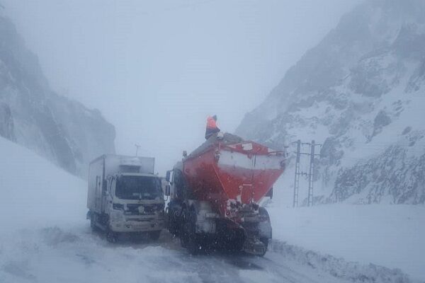 عملیات برفروبی ۱۷۳۰کیلومتر از محورهای کوهستانی مازندران  مازندران