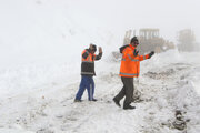 عملیات برف روبی در گردنه کشکمیر استان کرمانشاه