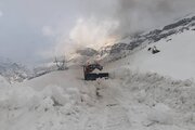 ببینید|نجات ۷ راهدار خوزستانی گرفتار در برف منطقه تاراز