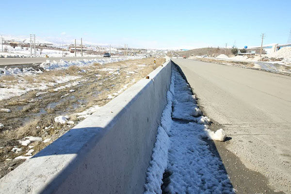 افتتاح پروژه نصب نیوجرسی به طول ۶ کیلومتر در محورهای شهرستان الیگودرز افتتاح پروژه نصب نیوجرسی به طول ۶ کیلومتر در محورهای شهرستان الیگودرز