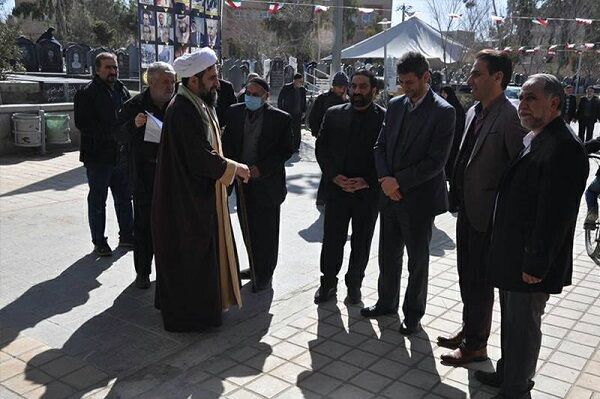 احصا و رفع مشکلات منطقه ۱۱ شهر اصفهان در بازدید مدیرکل راه و شهرسازی/ برپایی میزخدمت راه و شهرسازی در مصلی نماز جمعه غرب اصفهان احصا و رفع مشکلات منطقه ۱۱ شهر اصفهان در بازدید مدیرکل راه و شهرسازی