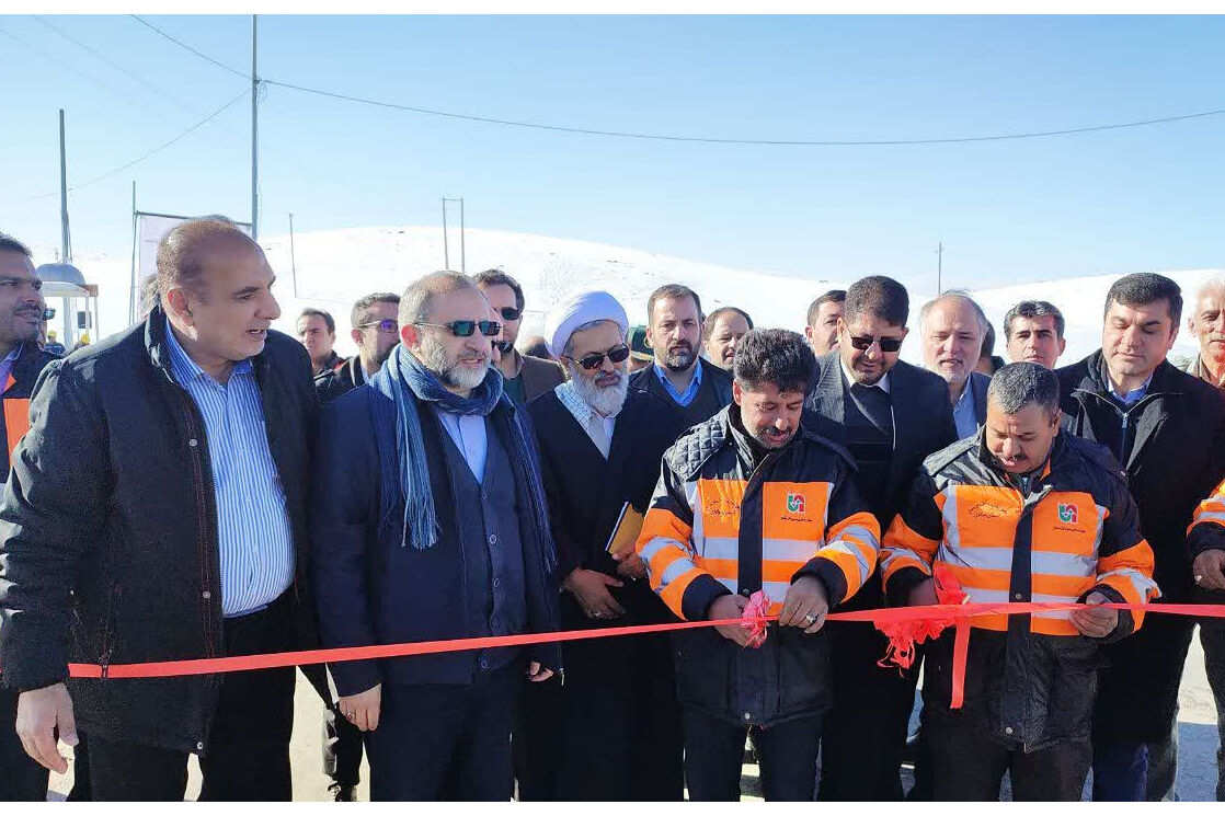 بهرهبرداری همزمان از دو طرح بهسازی و روکش آسفالت و روشنایی طولی در محور تفرش - سه راهی شهراب