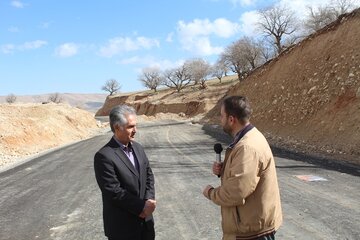 بازدید مهندس دوستی مدیرکل راه و شهرسازی استان ایلام از چشمه چاهی.JPG