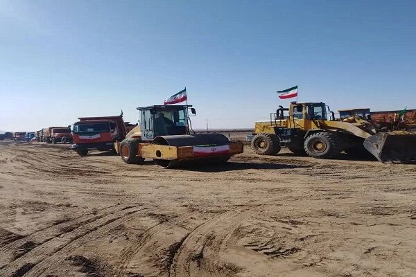 آغاز عملیات اجرایی و بهره برداری دو قطعه از پروژه دو بانده سازی محور سرایان- دوست آباد باند دوم سرایان در خراسان جنوبی