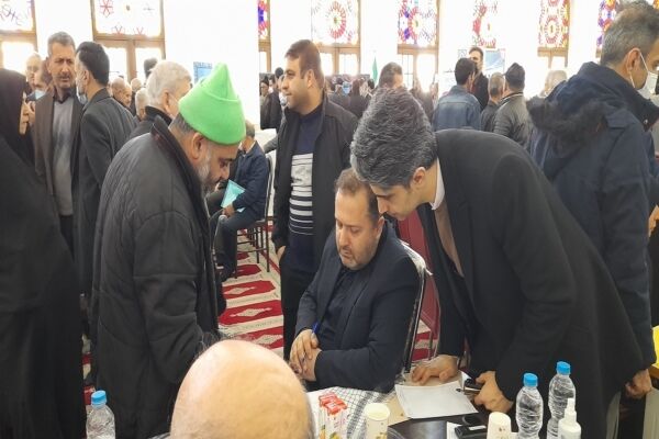 برپایی میز ارتباطات مردمی اداره کل راه وشهرسازی گیلان در مصلی امام خمینی (ره) رشت گیلا-برپایی میز خدمت