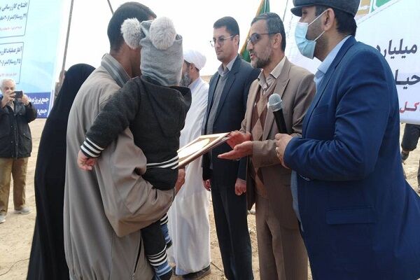 آغاز عملیات اجرایی آماده سازی و تحویل اولین قرارداد واگذاری زمین درقالب طرح قانون جوانی جمعیت در شهر بشرویه نهضت ملی مسکن بشرویه