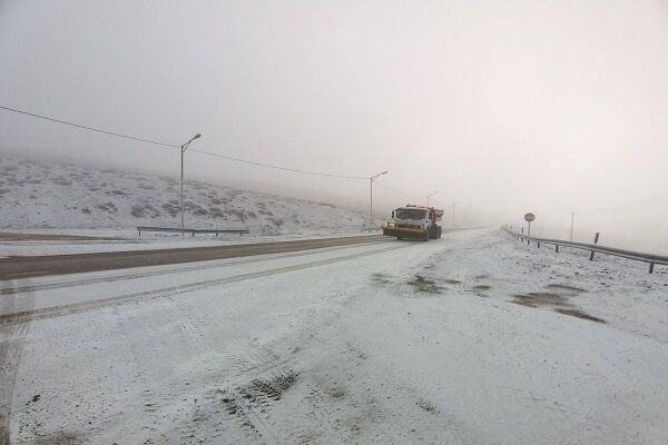 بارش برف خوش ییلاق و توسکستان و برفروبی جاده های گلستان