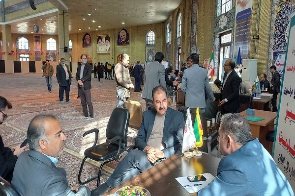 میز ارتباطات مردمی اداره کل راهداری و حمل ونقل جاده ای ایلام برگزار شد میز خدمت