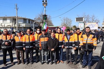 ببینید| حضور مدیرکل، معاونین و کارکنان راهداری و حمل و نقل جاده‌ای گلستان در راهپیمایی یوم‌الله ۲۲ بهمن گرگان