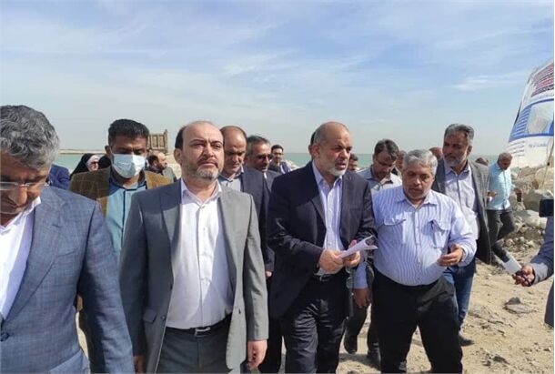 بندرگاه نخل ناخدا می تواند کارکرد یک مرکز تجاری و کردشگری دریایی مهم را داشته باشد  وزیر کشور