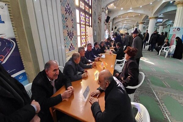 برپایی میز خدمت اداره کل راهداری و حمل و نقل جاده ای آذربایجان شرقی در نماز جمعه تبریز میزخدمت  آذربایجان شرقی