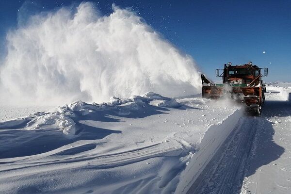 همه محورهای مواصلاتی استان اردبیل باز است/ وقوع کولاک در محور خلخال - اسالم برفروبی آذربایجان شرقی