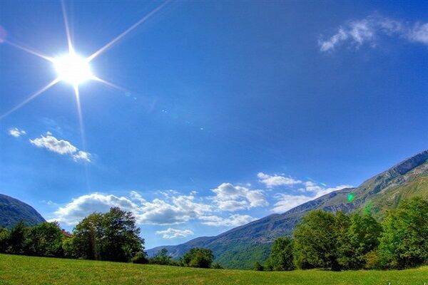 آسمان بیشتر نقاط کشور از روز دوشنبه صاف میشود آسمان صاف هوای بهاری آسمان آفتابی