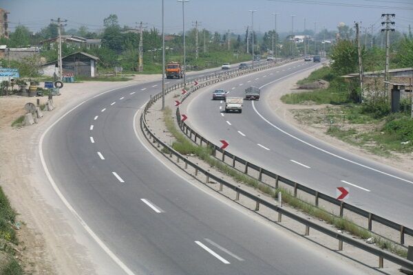 خط کشی یک هزارو ۳۰۰ کیلومتر از جادههای ارتباطی مازندران مازندران