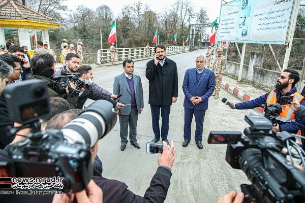 ساماندهی کامیونها و تریلرها در پایانه مرزی آستارا با راهاندازی سامانه نوبتدهی تردد/رایزنی ایران با آذربایجان برای تعریض و استحکام پل مرزی آستارا 0