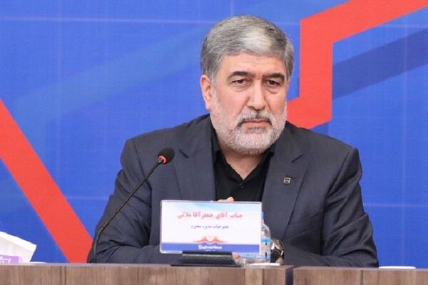 اعطای ۱۸ میلیارد ریال از سوی بانک مسکن به زلزلهزدگان خوی جعفر آقاملایی