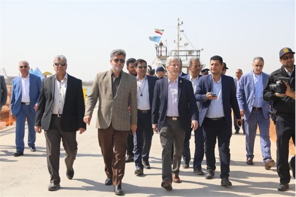 سفیر برزیل از ظرفیتهای سرمایهگذاری و دریانوردی بندر آبادان بازدید کرد سفیر برزیل