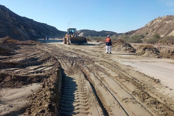 مسیر دلگان_ ذهکلوت بازگشایی شد سیلاب