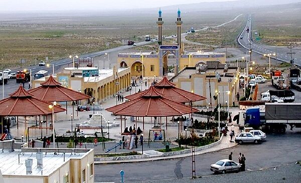فعالیت ۳۸ مجتمع خدماتی- رفاهی بین راهی سمنان در طرح نوروزی ۱۴۰۲ photo_2023-02-28_14-33-36 (2).jpg