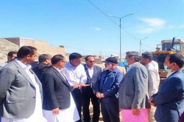 بازدید استاندار سیستان و بلوچستان از عملیات بهسازی و آسفالت بلوار کلات شیرآباد زاهدان