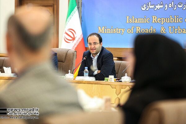 وزارت راه و شهرسازی پرچمدار اجرای قانون جوانی جمعیت میشود ایمان اسلامیان