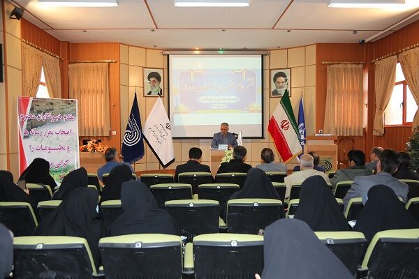 ۳۴ طرح راهسازی به طول ۲۰۰ کیلومتر در چهارمحال و بختیاری در دست احداث است نشست خبری مدیرکل چهارمحال و بختیاری