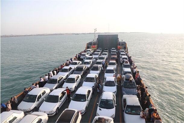 مشارکت ۱۷ همیار ناجی برای استقبال از مسافران نوروزی در کیش/ استقرار ۲۲ فروند لندینگکرافت برای جابجایی مسافران مسافرت دریایی