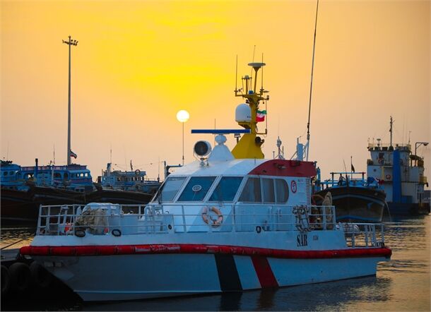 ۱۸ ایستگاه همیار ناجی در بنادر قشم برپا شد/ تردد مسافران نوروزی از بندر لافت به پل شبانهروزی است
 مسافرت دریایی