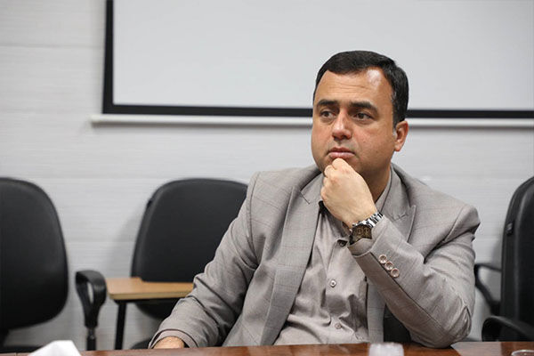 لکهگیری ۵ هزار کیلومتر از راههای استان یزد در جهت افزایش ایمنی سفرهای نوروزی  گلرسان
