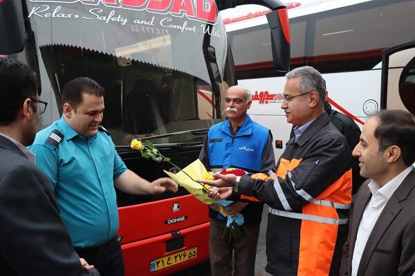 استقبال از اولین مسافران ناوگان عمومی گلستان در اولین روز نوروز  گلستان
