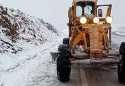 ببینید/ برف روبی محورهای مواصلاتی خراسان جنوبی در پی بارش برف در استان