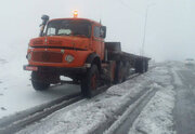 ببینید/ برف روبی محورهای مواصلاتی خراسان جنوبی در پی بارش برف در استان