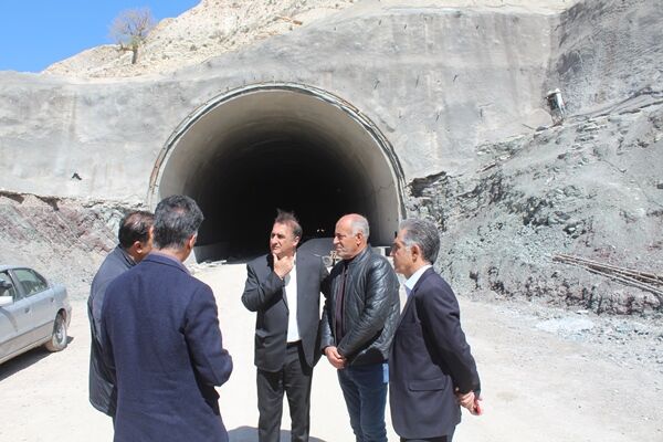 بازدید مدیرکل راه و شهرسازی استان ایلام از تونلهایمحور ایلام مهران2.JPG