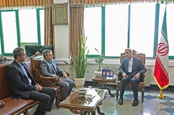 روند اجرای پروژههای بازآفرینی شهری در همدان بررسی شد/سهم همدان در نهضت ملی مسکن اجرای بیش از ۷ هزار واحد است بازدید