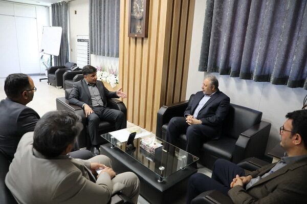 تبدیل ۲۰۰۶ فقره اسناد دفترچهای به تک برگی طی سال گذشته دکتر حمزه لو