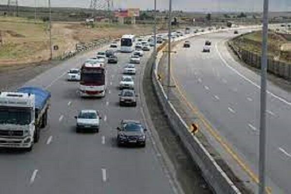 تردد خودرو در جاده های ایلام ۱۲ درصد افزایش یافت
