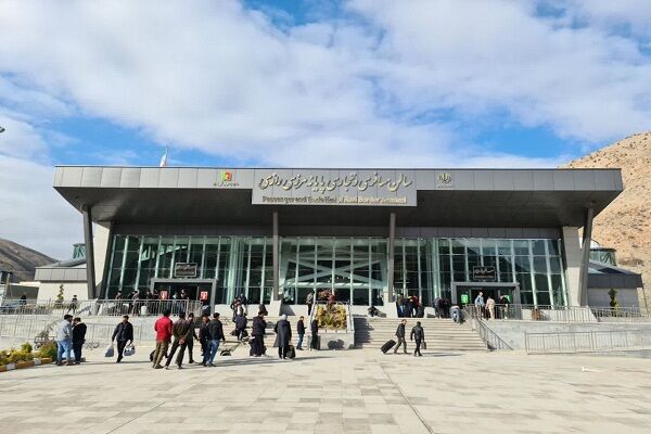 کاهش توقف مسافر از ۳ ساعت به ۱۵ دقیقه در پایانه مرزی رازی رازی