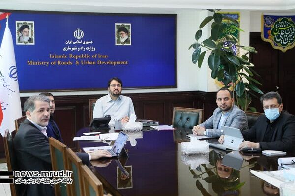 تهیه سند توسعه اقتصاد دریامحور در وزارت راه  و شهرسازی تا دو ماه آینده وزیر در جلسه با هیئت مدیره سازمان بنادر