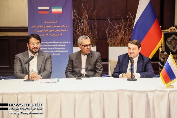 ۱۲۰ ثانیه ۲۰ فروردین| از تاکید بر افزایش ترانزیت کالا از مسیر دریای خزر تا رکوردهایی که در سفرهای نوروزی ۱۴۰۲ جابهجا شد وزیر روسیه