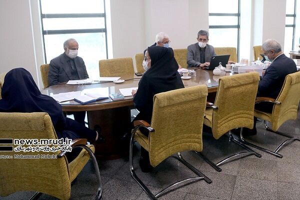 اجرای آزمایشی استفاده از بازتابنده نور در پوشاک کودکان برای کاهش تصادفات در یزد ع