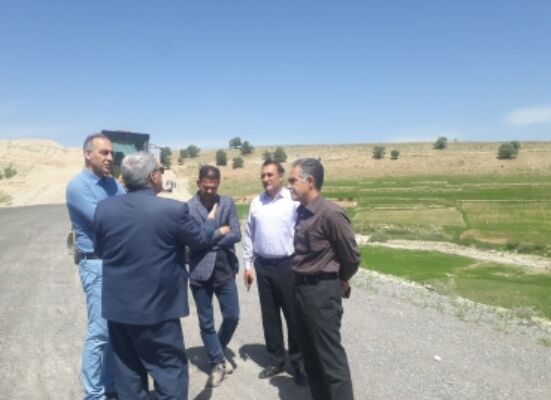 آغاز عملیات اجرایی آسفالت جاده چشمه چاهی- سفیدخانی	 بازدید مدیرکل راه و شهرسازی ایلام از چشمه چاهی-سفید خانی.PNG